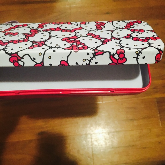 COPY - 🔐Hello Kitty tin box🔐 - Picture 5 of 5